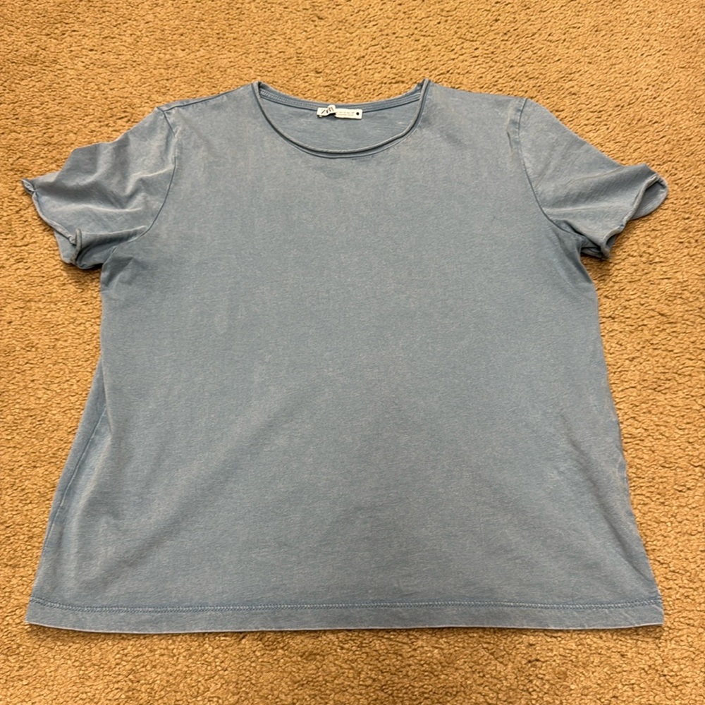 Zara women tee. Medium